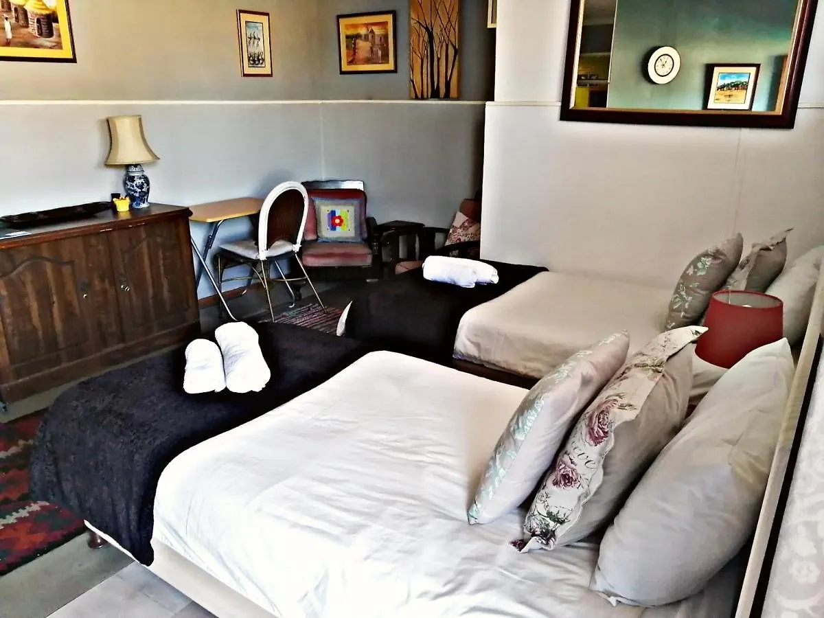 Hotel Suzie's Coffee Shop Accommodation Bellville